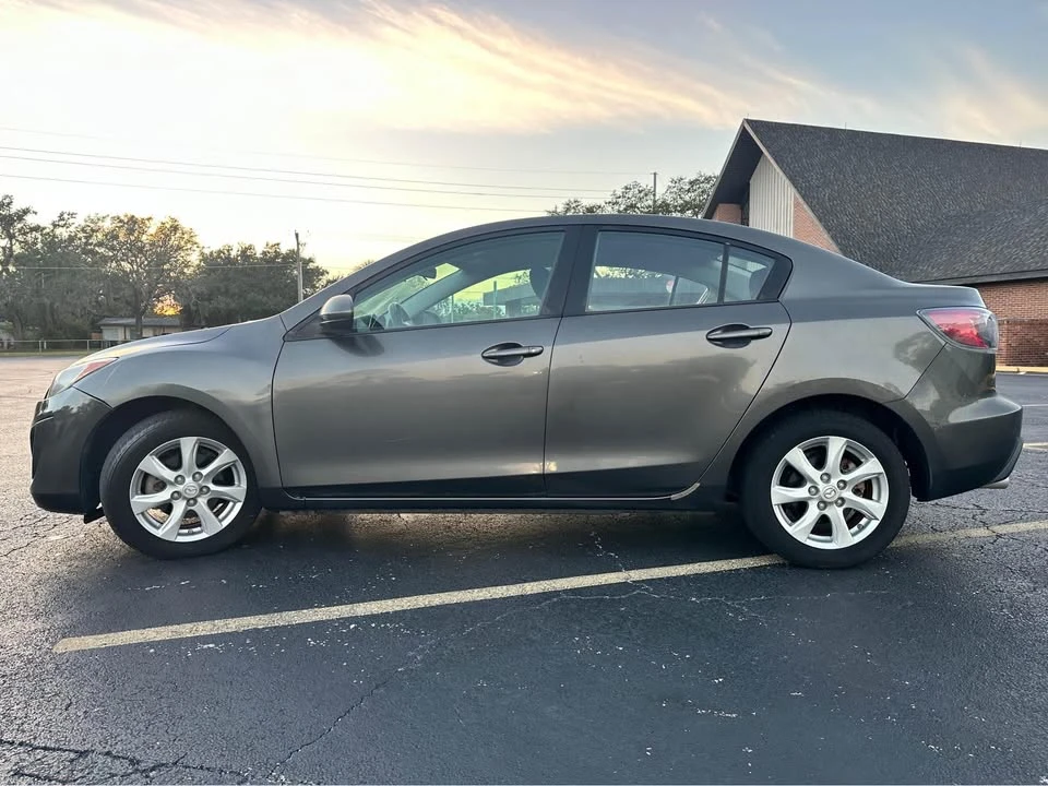 2010 Mazda Mazda 3 2nd Gen - Image 3 of 13