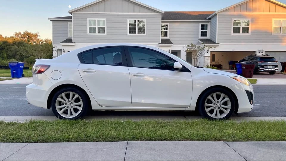 2010 Mazda Mazda 3 2nd Gen - Image 4 of 10