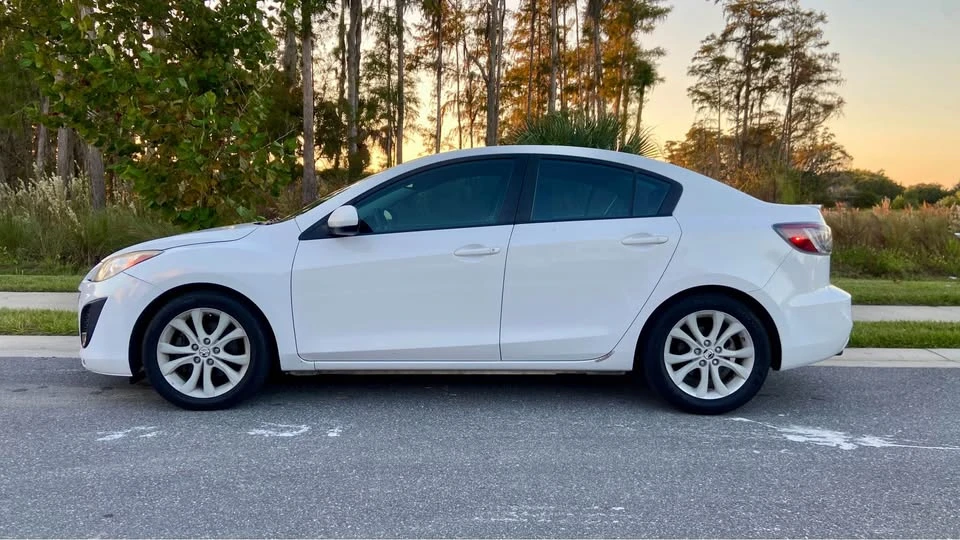 2010 Mazda Mazda 3 2nd Gen - Image 3 of 10
