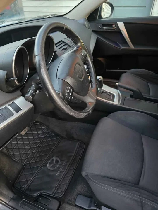 2010 Mazda Mazda 3 2nd Gen - Image 2 of 9