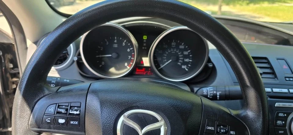 2010 Mazda Mazda 3 2nd Gen - Image 4 of 5