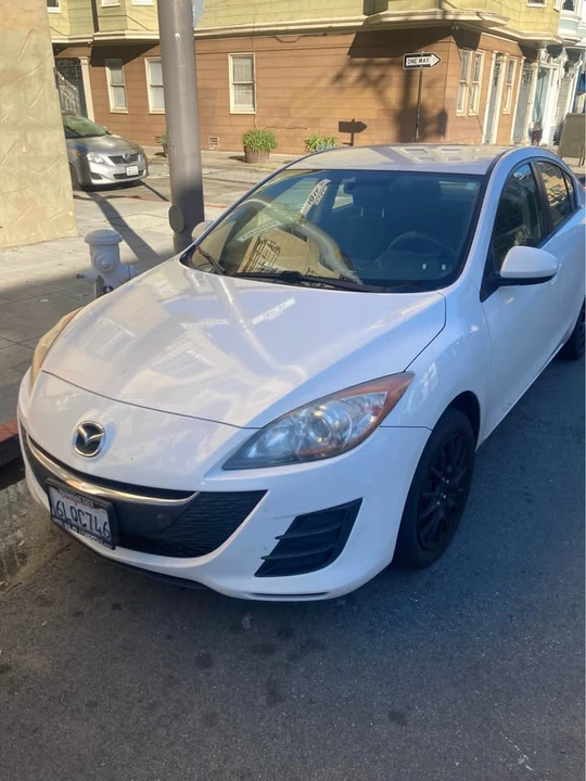 2010 Mazda Mazda 3 2nd Gen - Image 2 of 8