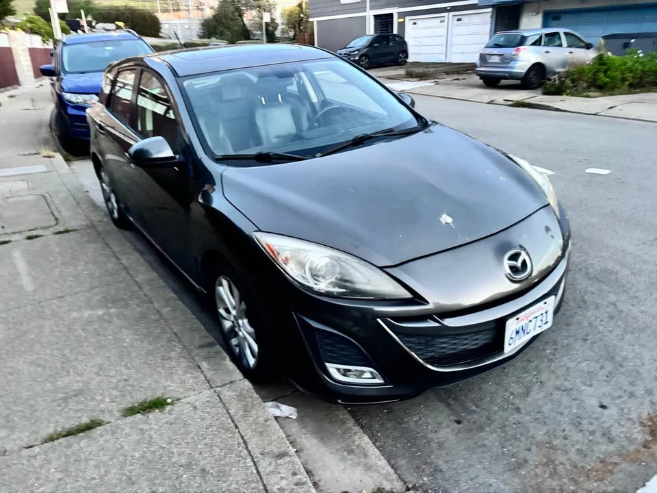 2010 Mazda Mazda 3 2nd Gen - Image 2 of 11