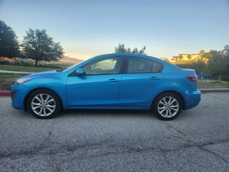 2010 Mazda Mazda 3 2nd Gen - Image 2 of 12