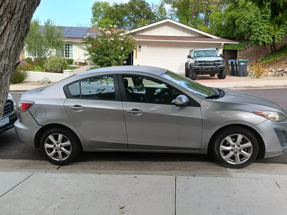 2010 Mazda Mazda 3 2nd Gen - Image 3 of 9