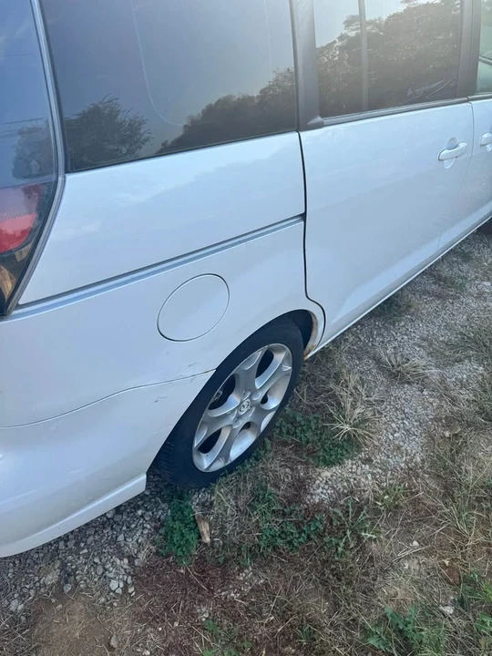 2010 Mazda Mazda 5 - Image 10 of 12