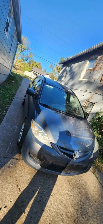 2010 Mazda Mazda 5 - Image 2 of 5