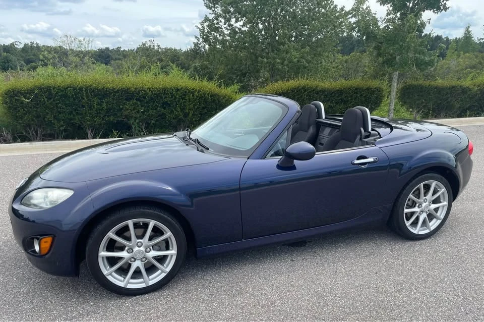 2010 Mazda NC MX-5 Miata - Image 10 of 17