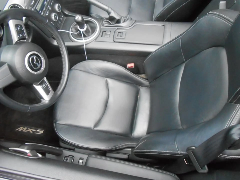 2010 Mazda NC MX-5 Miata - Image 13 of 14