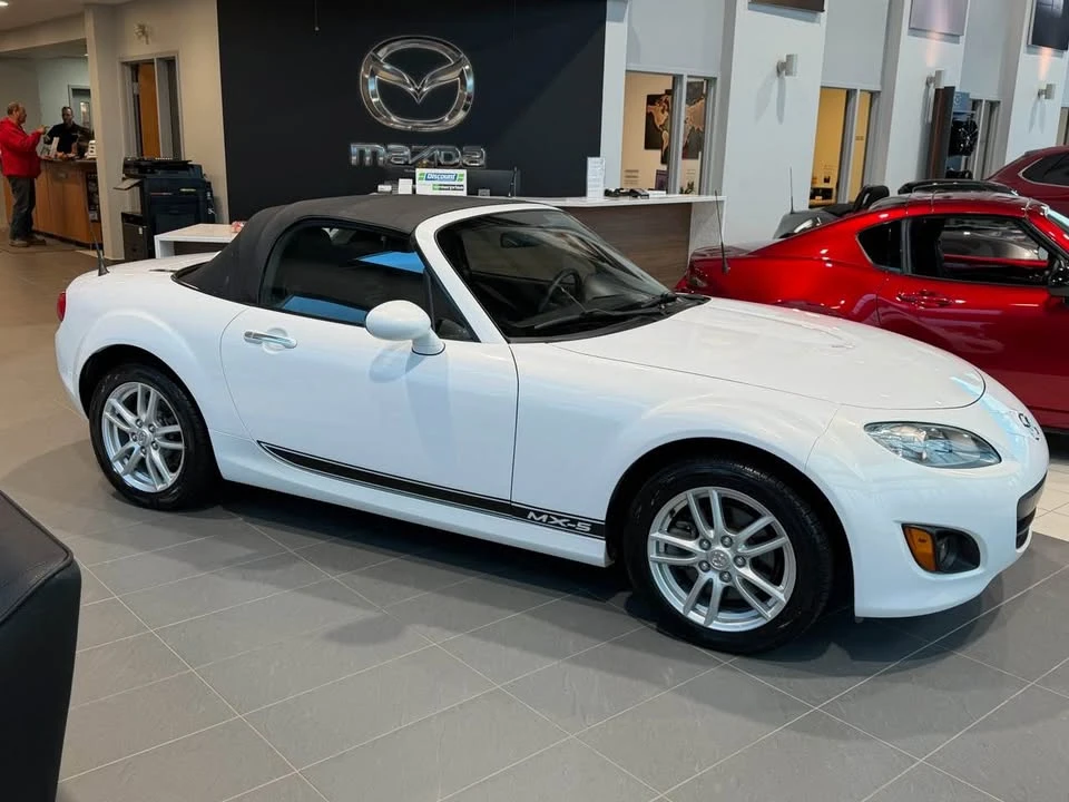 2010 Mazda NC MX-5 Miata - Image 5 of 15