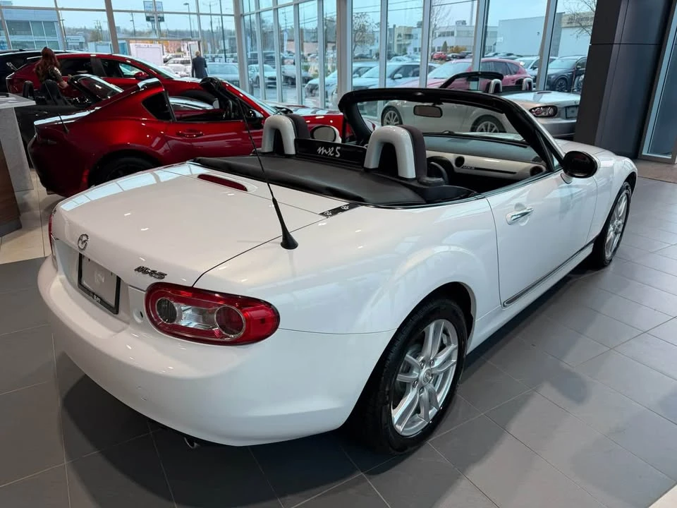 2010 Mazda NC MX-5 Miata - Image 7 of 14