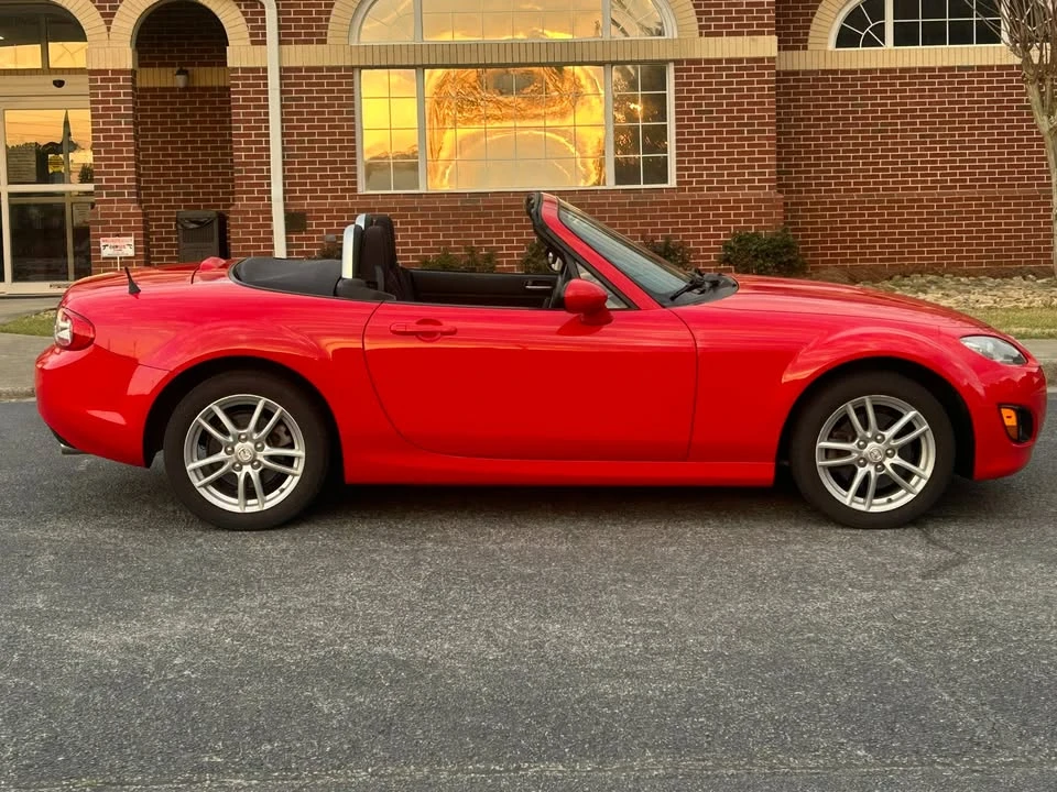 2010 Mazda NC MX-5 Miata - Image 4 of 13