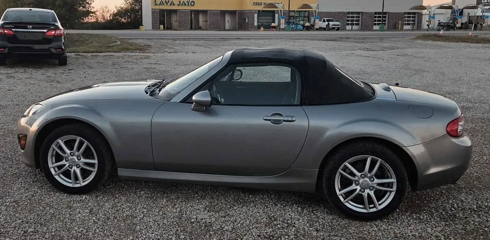 2010 Mazda NC MX-5 Miata - Image 4 of 7