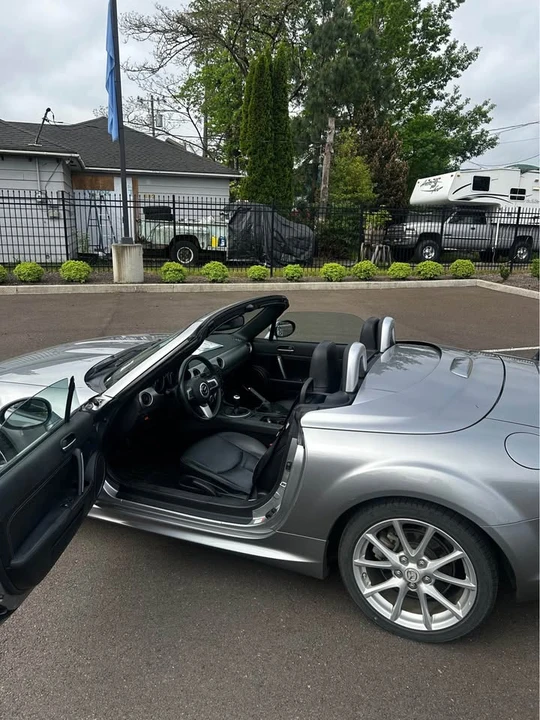 2010 Mazda NC MX-5 Miata - Image 11 of 12