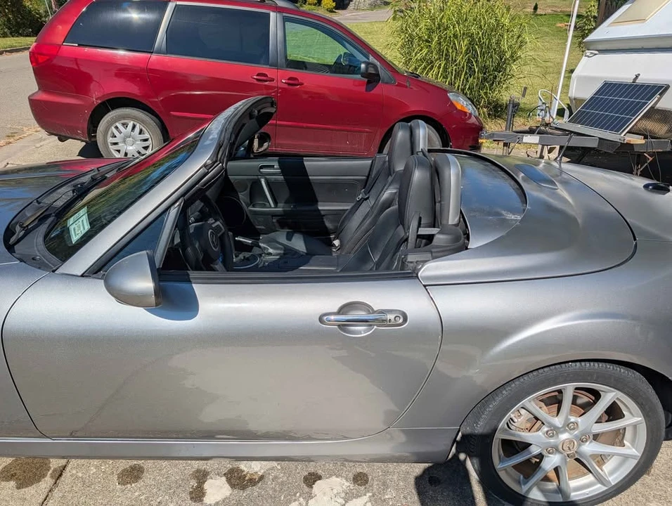 2010 Mazda NC MX-5 Miata - Image 6 of 8