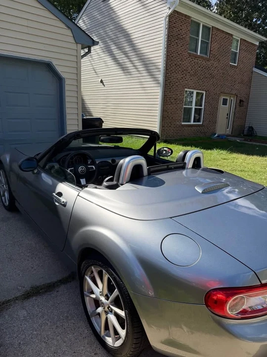 2010 Mazda NC MX-5 Miata - Image 11 of 12