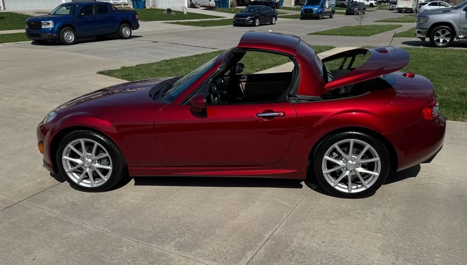 2010 Mazda NC MX-5 Miata - Image 3 of 18