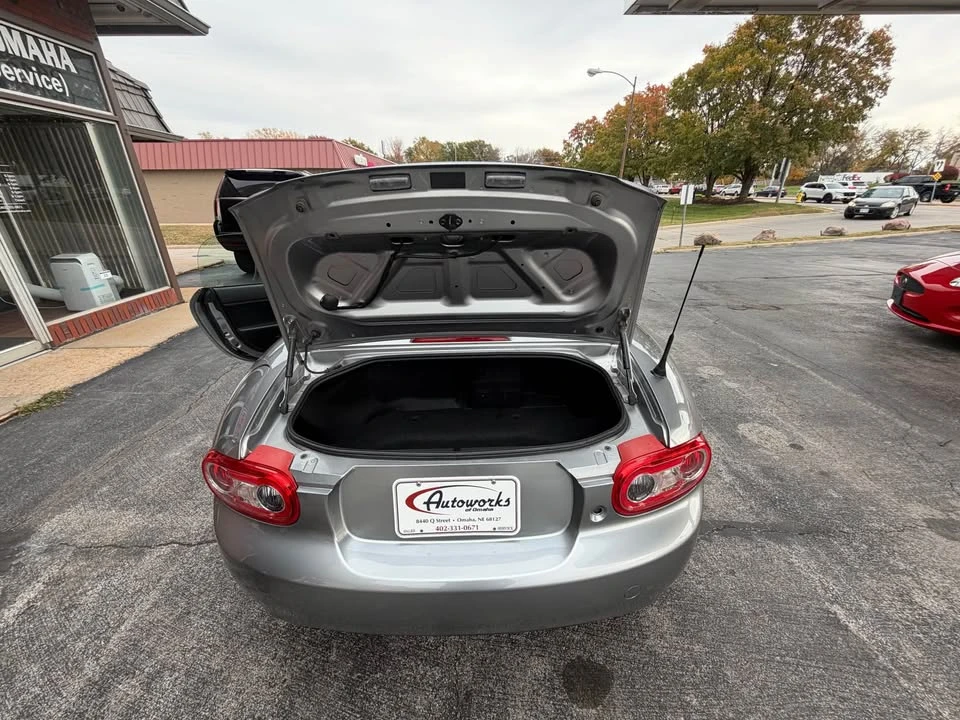 2010 Mazda NC MX-5 Miata - Image 16 of 17
