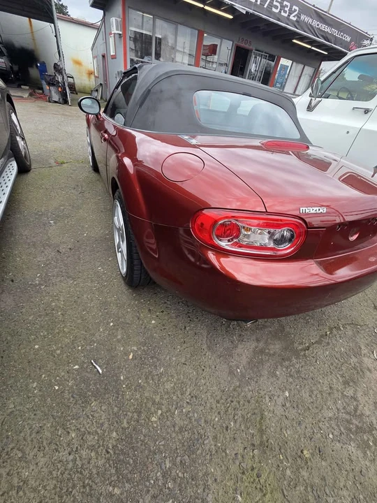 2010 Mazda NC MX-5 Miata - Image 5 of 11