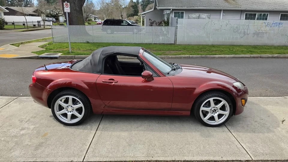 2010 Mazda NC MX-5 Miata - Image 4 of 12