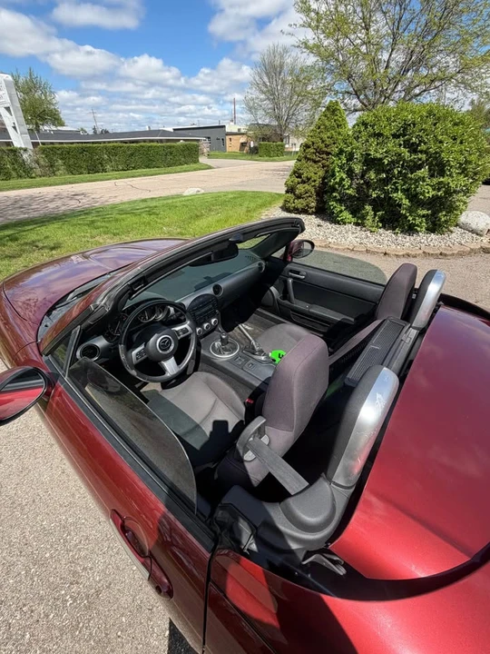 2010 Mazda NC MX-5 Miata - Image 5 of 7