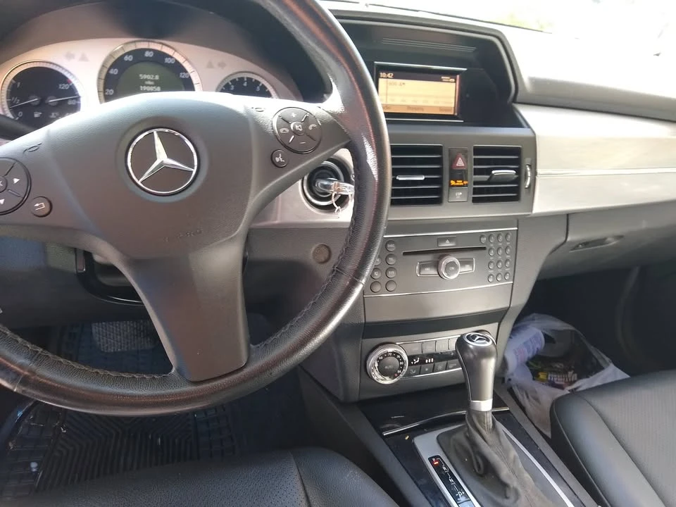 2010 Mercedes-Benz GLK-Class - Image 12 of 16