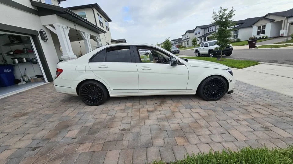 2010 Mercedes-Benz W212 E-Class - Image 3 of 20