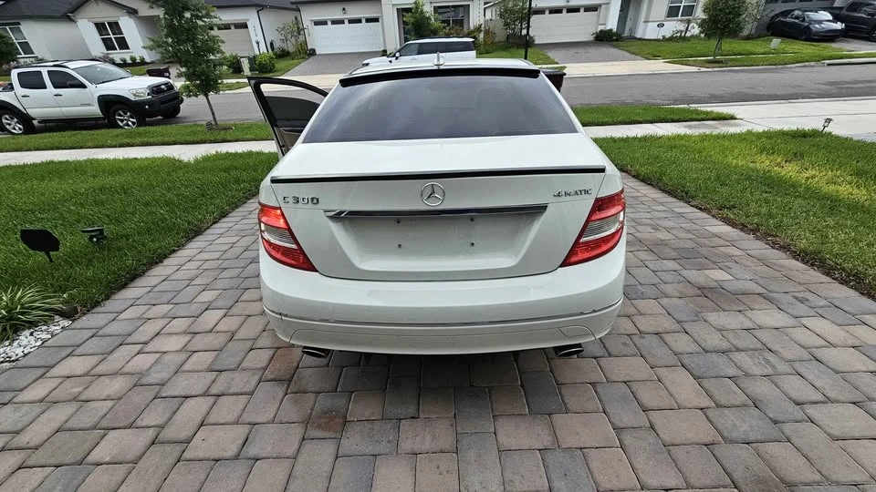 2010 Mercedes-Benz W212 E-Class - Image 2 of 20