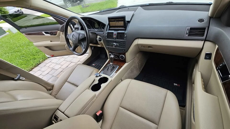 2010 Mercedes-Benz W212 E-Class - Image 7 of 20