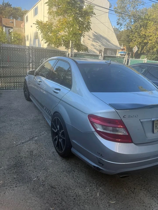 2010 Mercedes-Benz W212 E-Class - Image 5 of 9