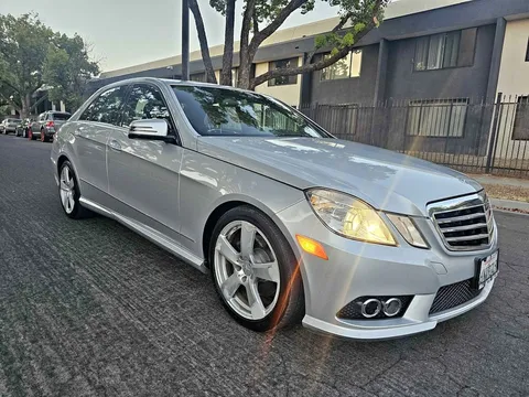 2010 Mercedes-Benz 300 E 4-M 4WD Sedan 4D