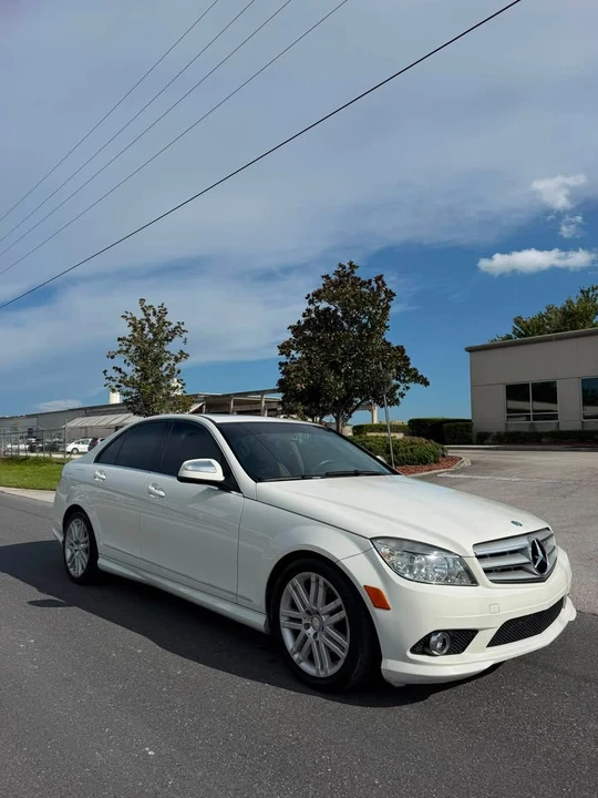 2010 Mercedes-Benz W212 E-Class - Image 2 of 15