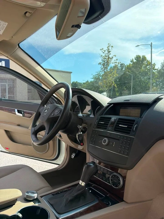 2010 Mercedes-Benz W212 E-Class - Image 9 of 15