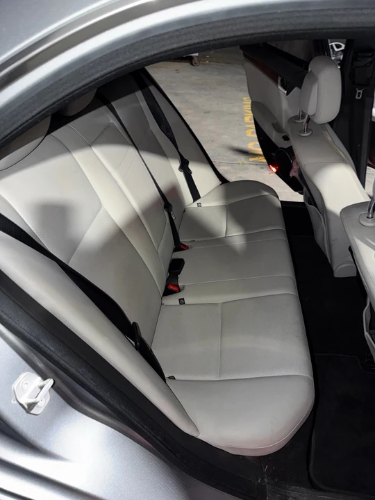 2010 Mercedes-Benz W204 C-Class - Image 12 of 15