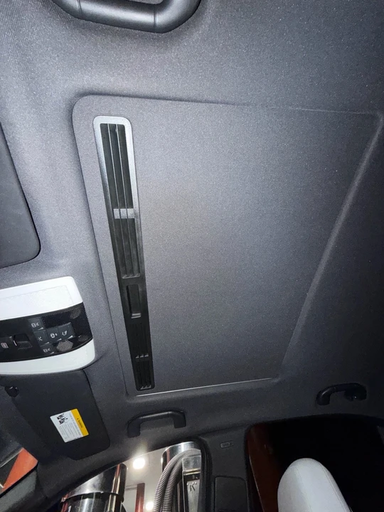 2010 Mercedes-Benz W204 C-Class - Image 9 of 15