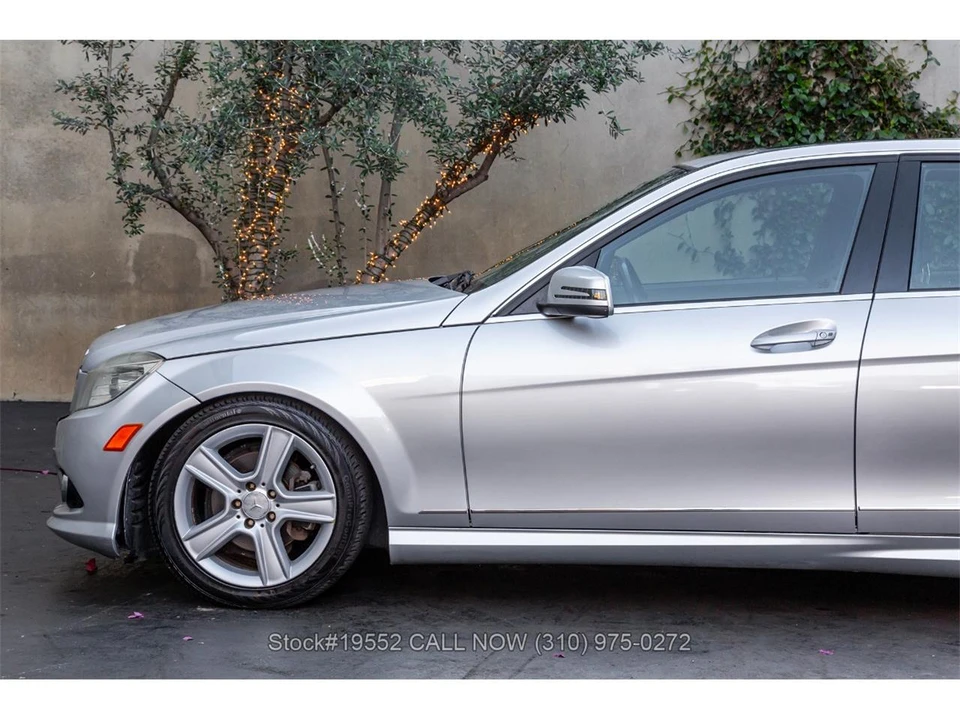 2010 Mercedes-Benz W120 & W121 - Image 11 of 31