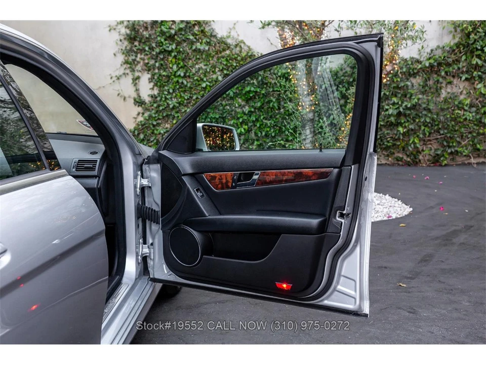 2010 Mercedes-Benz W120 & W121 - Image 25 of 31