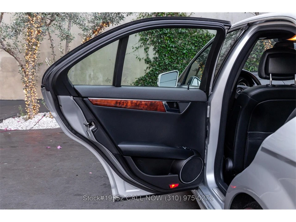 2010 Mercedes-Benz W120 & W121 - Image 19 of 31