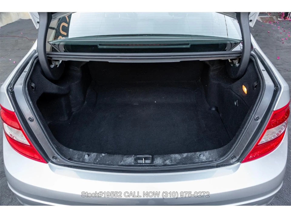 2010 Mercedes-Benz W120 & W121 - Image 27 of 31