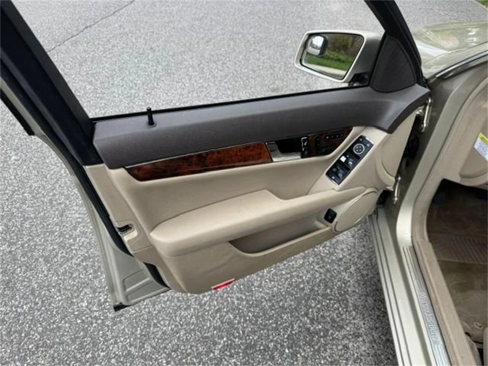 2010 Mercedes-Benz W120 & W121 - Image 13 of 21