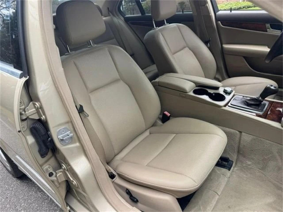2010 Mercedes-Benz W120 & W121 - Image 17 of 21