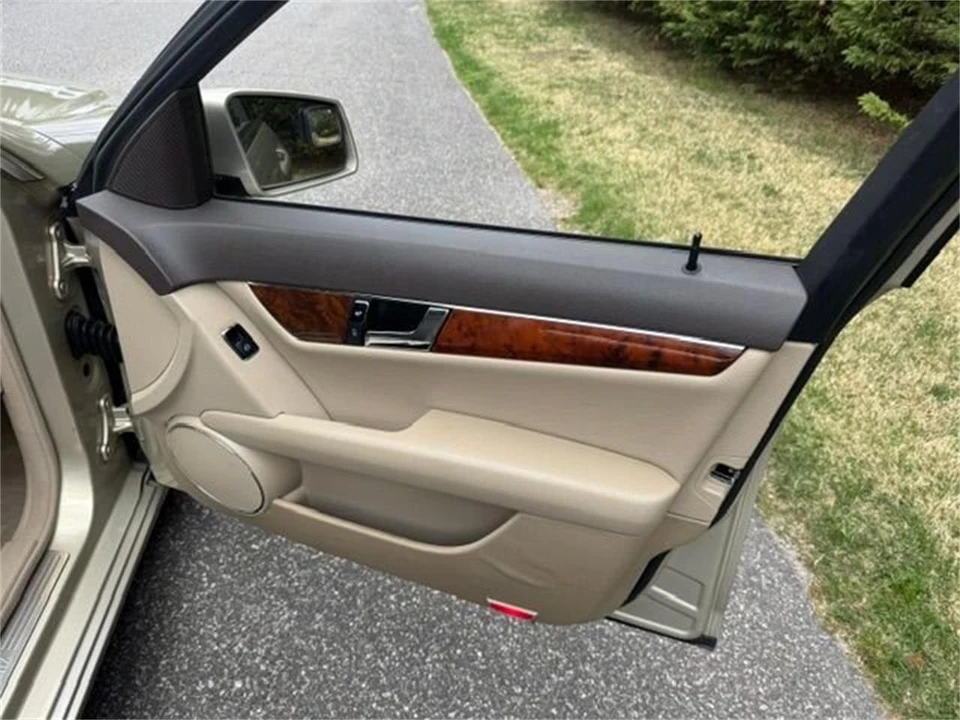 2010 Mercedes-Benz W120 & W121 - Image 16 of 21