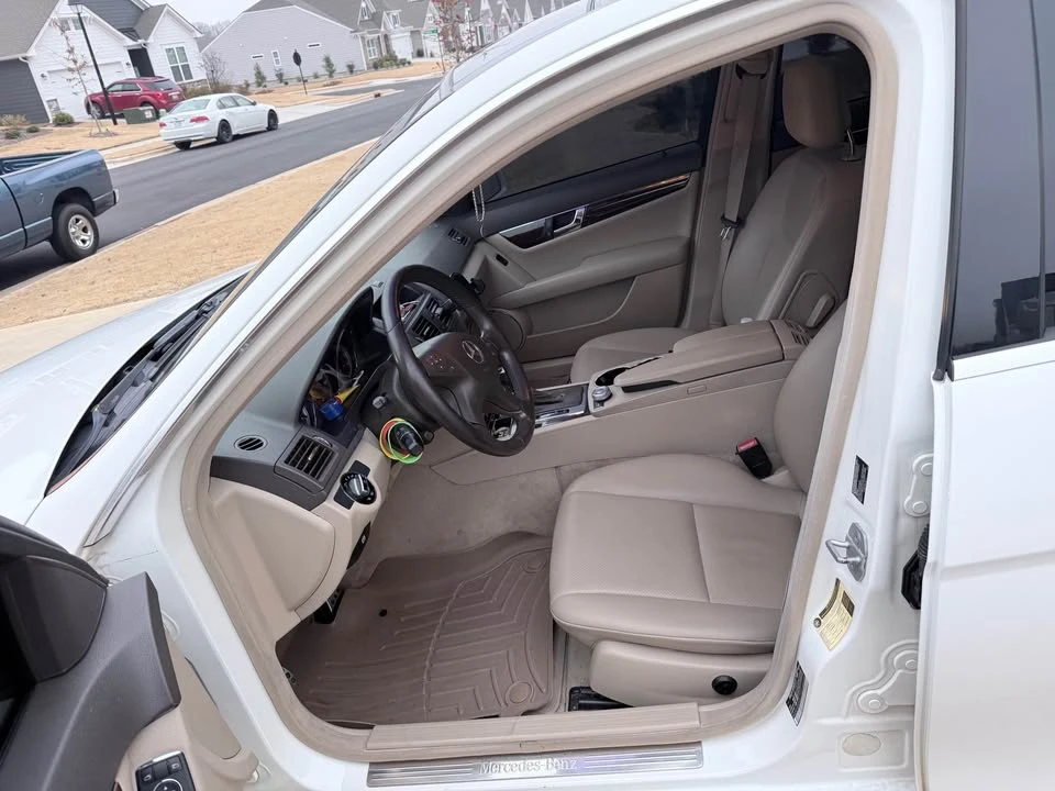 2010 Mercedes-Benz W204 C-Class - Image 6 of 10