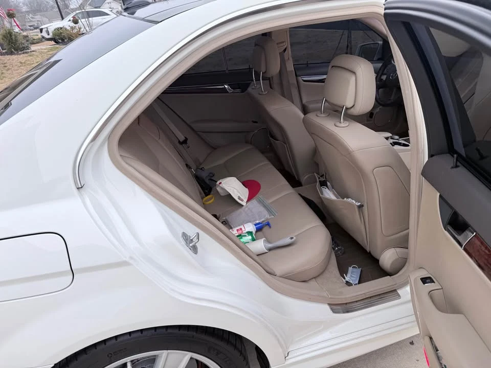 2010 Mercedes-Benz W204 C-Class - Image 9 of 10