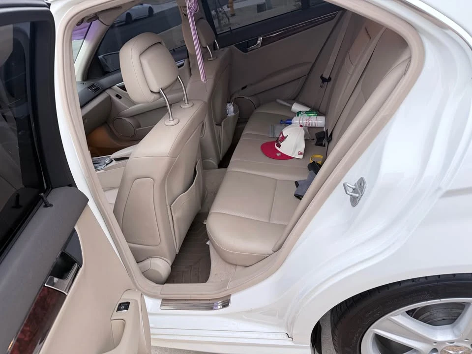 2010 Mercedes-Benz W204 C-Class - Image 7 of 10
