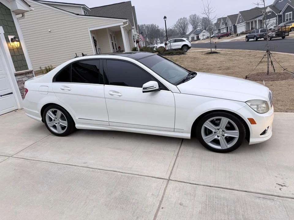 2010 Mercedes-Benz W204 C-Class - Image 2 of 10