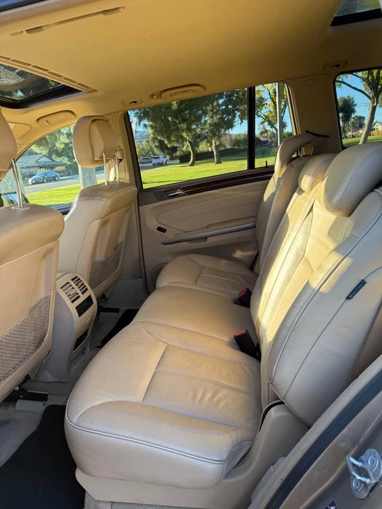 2010 Mercedes-Benz 450SEL - Image 11 of 19