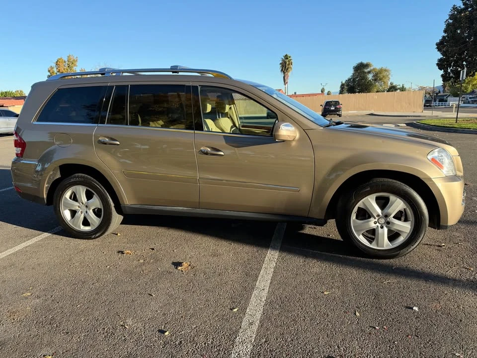 2010 Mercedes-Benz 450SEL - Image 9 of 19