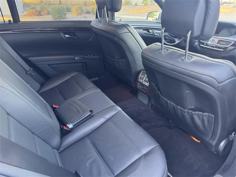 2010 Mercedes-Benz - Image 14 of 27