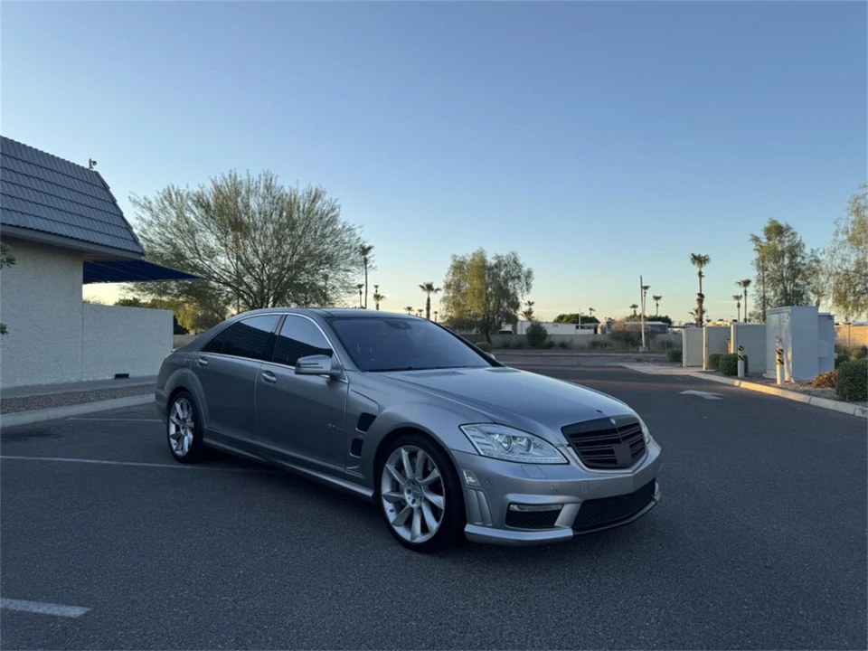 2010 Mercedes-Benz - Image 7 of 27